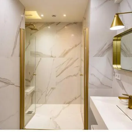 2 Bedroom Champs Elysee *