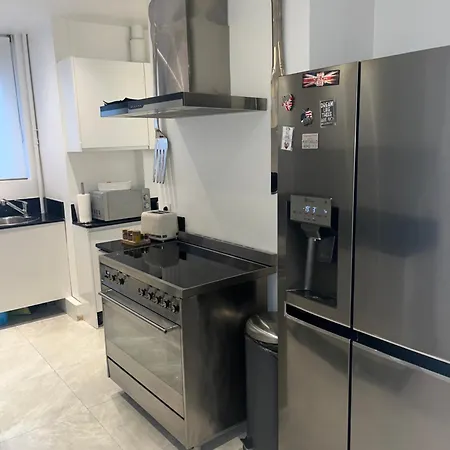 Apartment 2 Bedroom Champs Elysee