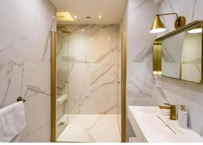 2 Bedroom Champs Elysee *
