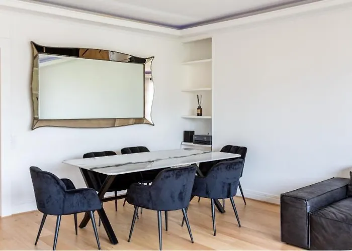 2 Bedroom Champs Elysee